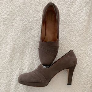 Clarks brown suede pumps with detailing